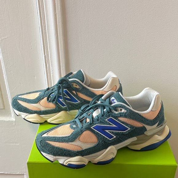 New Balance 9060 Teal and Peach Sneakers - Picture 4 of 6